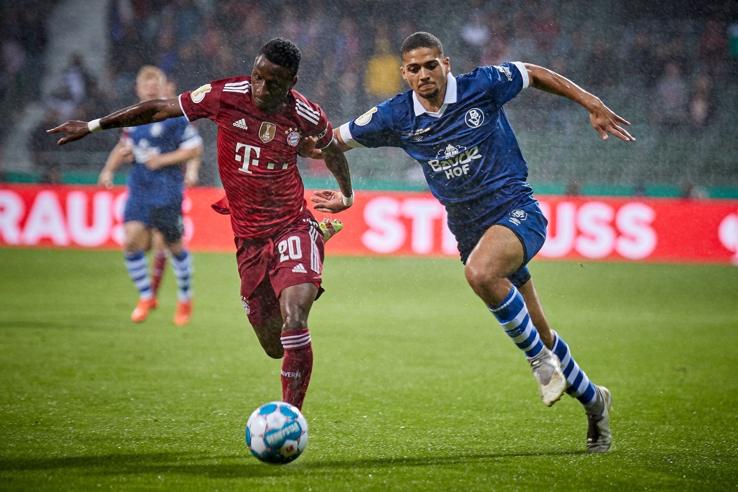 Innenverteidiger Ugo Nobile verlängert